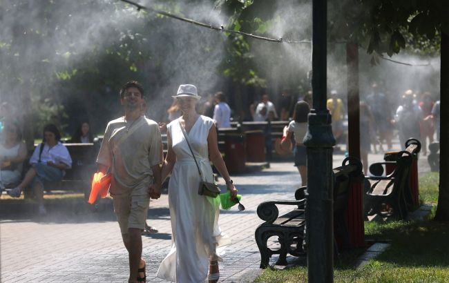 В Україну "прорвався" атмосферний фронт. В яких регіонах і коли може стати прохолодніше