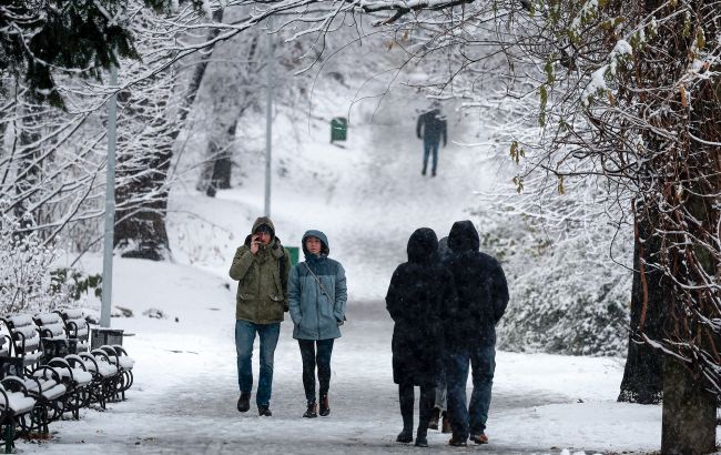 Сніг і мороз: прогноз Укргідрометцентру на перший місяць зими