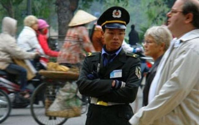 Во Вьетнаме жители деревни взяли в заложники 32 полицейских
