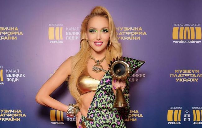 "Люди, зачем вы здесь сидите?" Оля Полякова устроила скандал в эфире ТВ-шоу