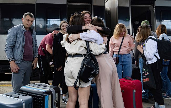 Дорога домой. Как вернуть в Украину беженцев из-за рубежа