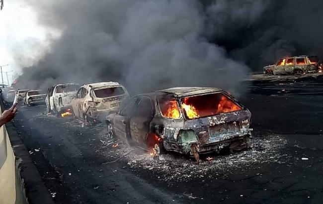 У Нігерії в результаті займання цистерни з паливом на мосту загинули 9 осіб