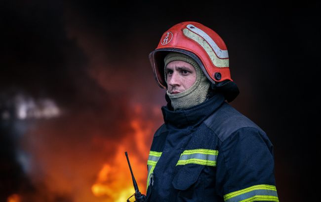 Полтавщину вночі атакували дрони РФ, на підприємстві спалахнула пожежа