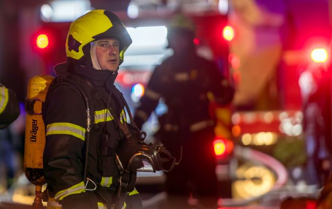 У Києві внаслідок атаки російських дронів палають будинки