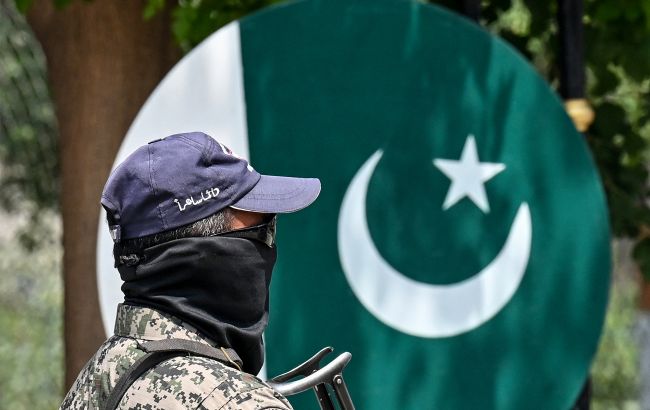 Перемирие длилось недолго: Пакистан возобновил бои против Афганистана