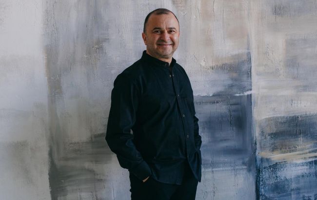 Віктор Павлік показався зі своєю 83-річною мамою, на яку схожий, як дві краплі води (фото)