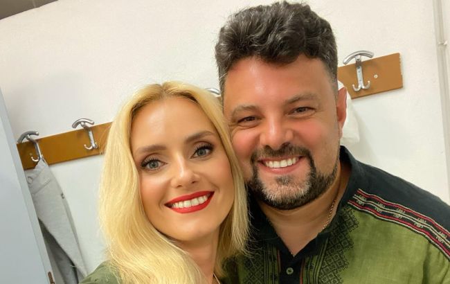 Чоловік Ірини Федишин виїхав за кордон: співачка гнівно відповіла на хейт