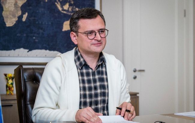 Дмитрий Кулеба попал в больницу после прогулки с собаками: что случилось (фото)