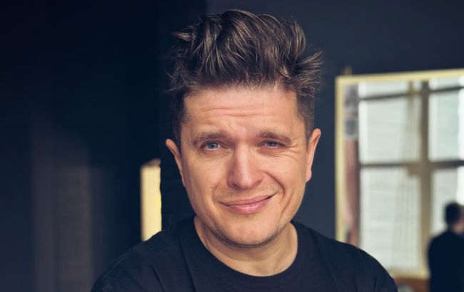 З ірокезом і в костюмі з краваткою: Анатолій Анатоліч показав, який вигляд мав 12 років тому (фото)