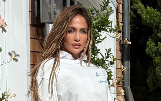 Дженніфер Лопес кардинально змінила образ: на фото її не впізнати!