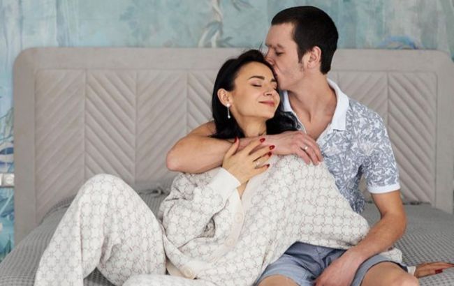 "Треба збирати чемодан". Ілона Гвоздьова прокоментувала розлучення та стосунки з чоловіком