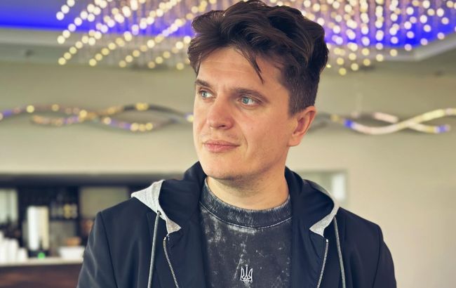 "Ганебно". Відомий телеведучий різко висловився про чоловіків, які незаконно втікають з України