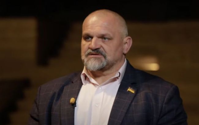 Василь Вірастюк офіційно розлучився з дружиною і вперше показав нову кохану (фото)