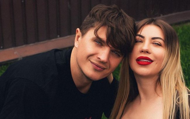 Дружина Анатоліча назвала причину, чому ведучий досі не став на військовий облік