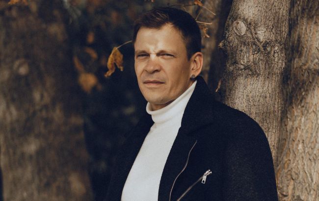 "Вдарив по кадику". Відомий український актор побився з росіянином