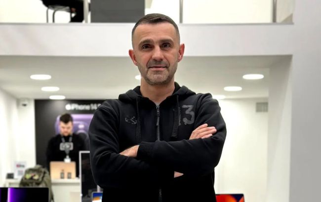 "Вони - частина моїх жартів". Зірка "Ліги сміху" зізнався, чому приховує дружину і дітей