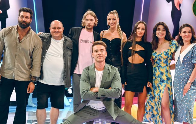 "Скільки відсотків жінок мають "краша" серед військових?" Цікаві статистичні факти із шоу "Хто зверху?"