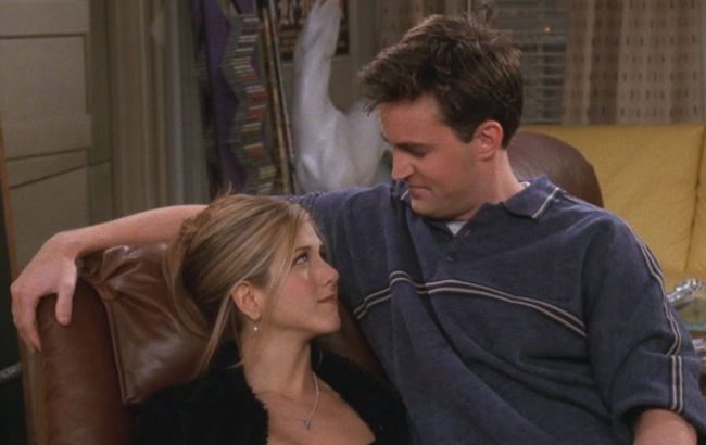 Дженніфер Еністон спілкувалася з Меттью Перрі у день його смерті: "Йому не було боляче"