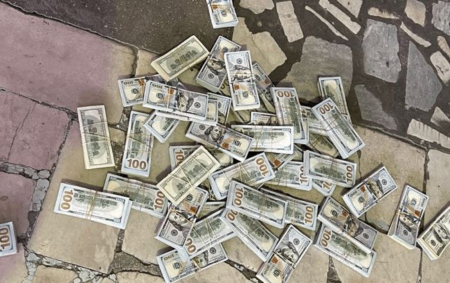 СБУ викрила ділків, які намагалися завести в Україну вкрадених 37 млн гривень