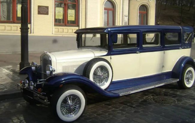 Три найефектніші ретроавто, які продають в Україні: ціни і фото