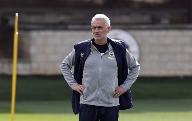 Моуринью пропустит матч с украинцами из-за носа наставника "Галатасарая" (видео инцидента)