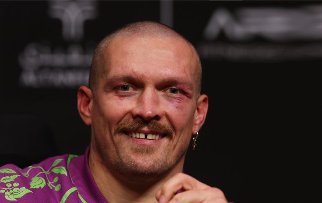 Гарна погода, їжа, пляж: як Усик готується до бою з Дюбуа в Іспанії (відео)