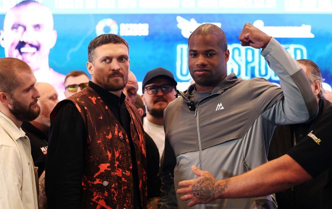 Усик и Дюбуа похвастались физической формой перед реваншем (видео)