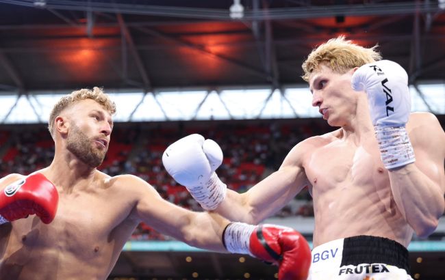 Усик - Дюбуа 2: Лапін на "Вемблі" захистив пояси