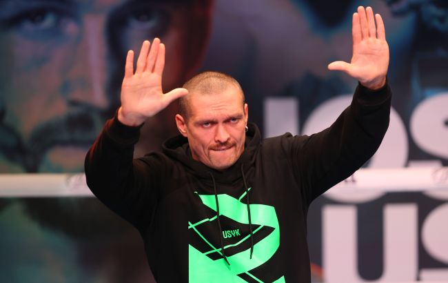 Усик офіційно попросив WBO перенести бій з Паркером і пояснив причину