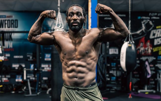 Историческая победа. Кроуфорд одолел Альвареса в бою за абсолютное чемпионство (видео)