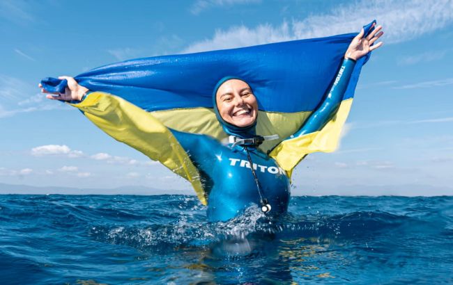 Пірнула на нечувану глибину. Українка всьоме стала чемпіонкою світу в підводному плаванні