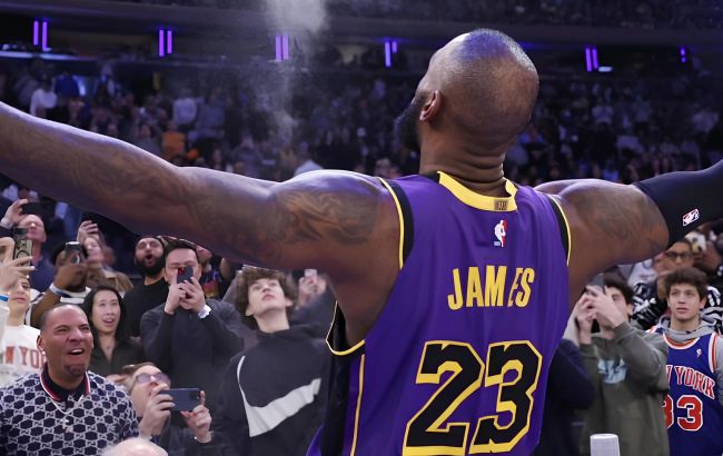 Леброн Джеймс громко вернулся в НБА и на глазах Михайлюка установил уникальный рекорд (видео)