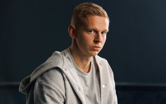 "Вот ответ, почему он не играет". Тренер "Ноттингема" разнес Зинченко после поражения в Кубке Англии (видео)