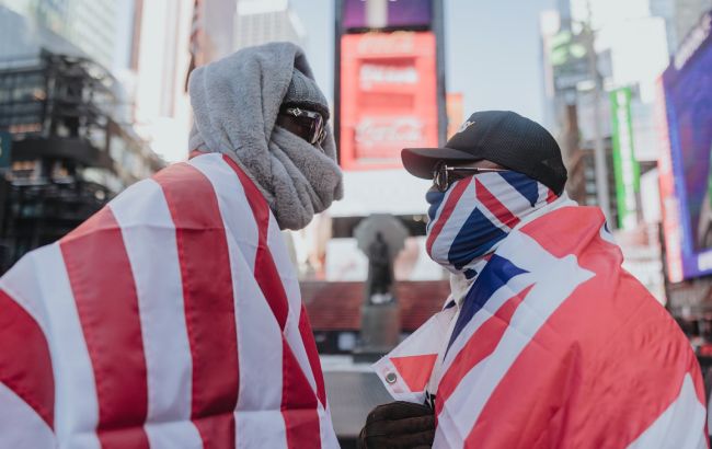 Битва поглядів і прапорів: Вайлдер та Чісора зіткнулись вперше перед боєм (відео)
