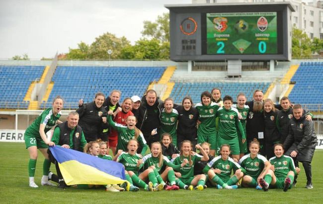 "Пробивают дно": центральный матч чемпионата Украины по футболу сорвали из-за пустого бака автобуса