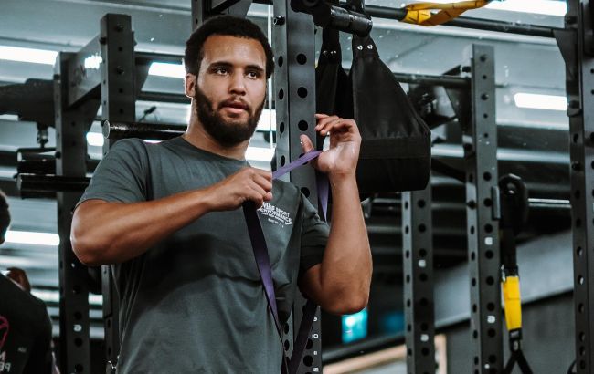 "Заполнят пять стадионов": промоутер готовит супербой для Усика против главного таланта мира