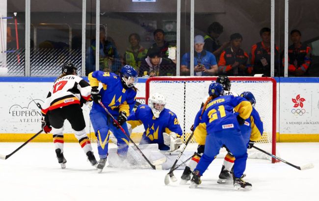 10 минут ужаса: украинские хоккеистки потерпели сенсационное фиаско на ЧМ и потеряли шанс на повышение