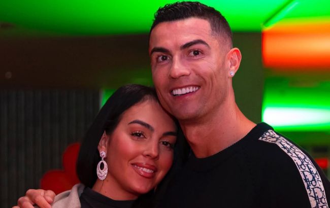 Dior, Porsche і годинники на 100 тисяч доларів: що Роналду подарував Джорджині на заручини