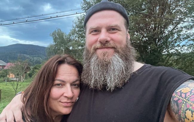 Вийшов на зв'язок з передової. Відома акторка розчулила мережу фото чоловіка-захисника