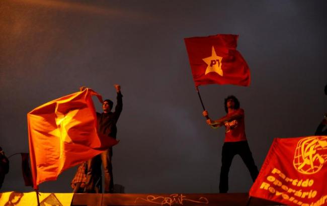 В Бразилии проходят миллионные забастовки против пенсионной реформы