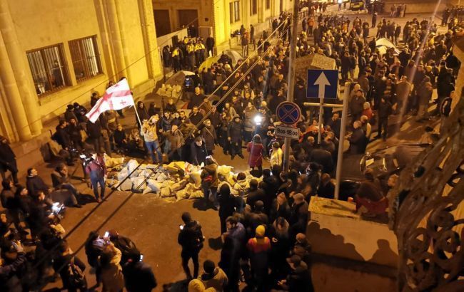 В Грузии во время разгона акций протеста пострадало шесть человек