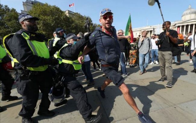 В Лондоне произошли столкновения между протестующими против карантина и полицией, есть пострадавшие