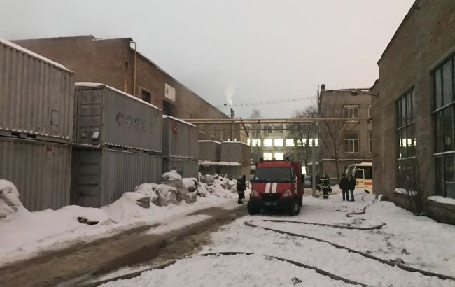 В Киеве горит радиозавод