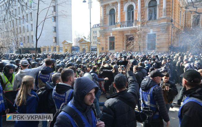 На акции националистов в Киеве начались столкновения под АП