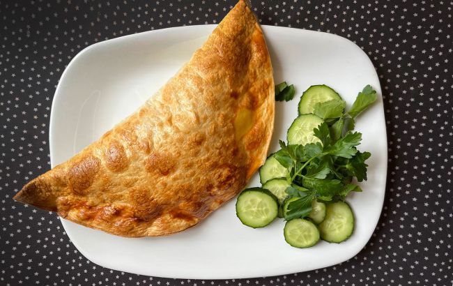 Ліниві чебуреки без смаження: швидкий і корисний рецепт