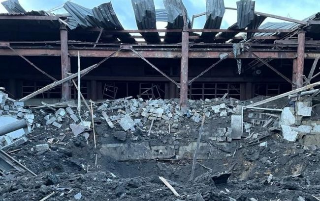 Окупанти вдарили по Кураховому ракетами С-300: є руйнування (фото)