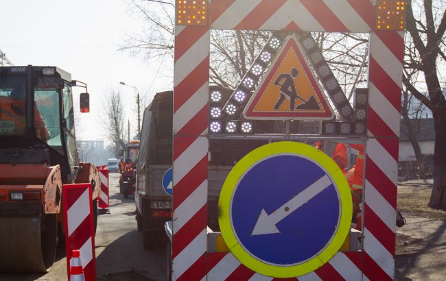 У Києві обмежують рух однією з найбільших вулиць: що і коли зміниться для водіїв