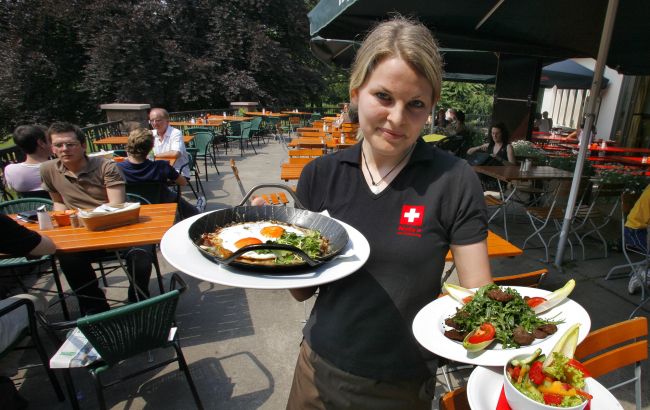 У яких країнах краще не залишати чайові, щоб не нажити собі проблем: список