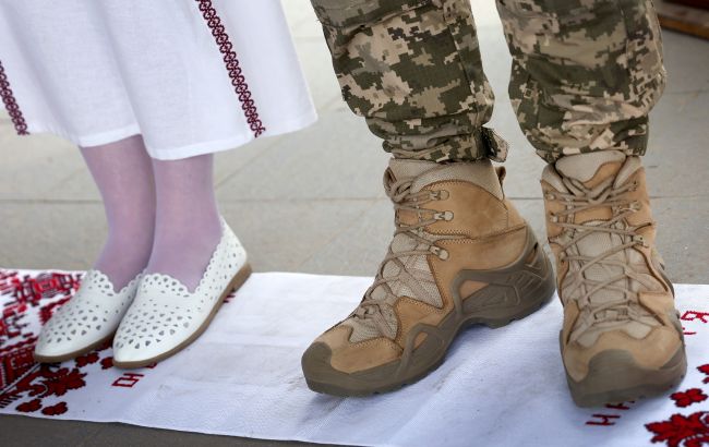 В Днепре отказались регистрировать брак бойца ВСУ и гражданки РФ: что сказали в ЗАГСе