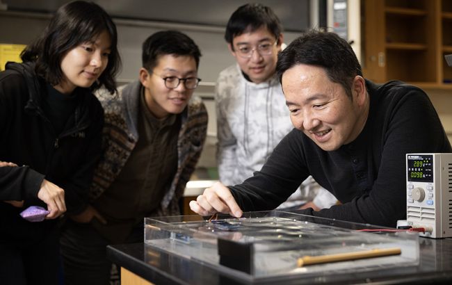 Вчені придумали, як очистити океани від мікропластику за допомогою робо-равлика (відео)